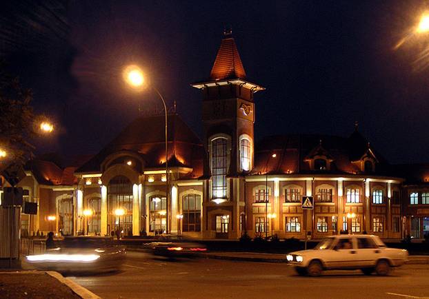 Железнодорожный вокзал в Ужгороде